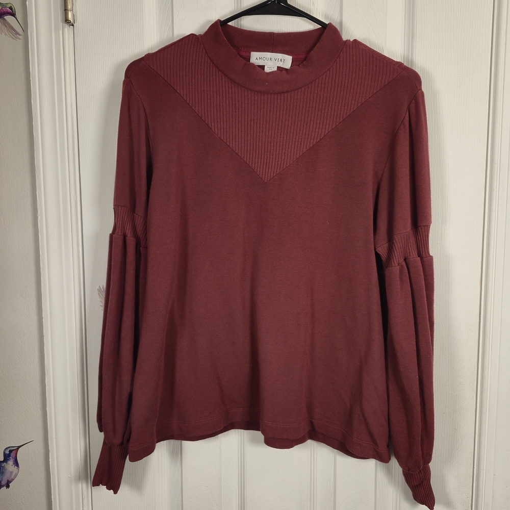 Amour Vert Burgundy Mock Neck Puff Sleeve Knit Top M Merlot Maroon Chevron